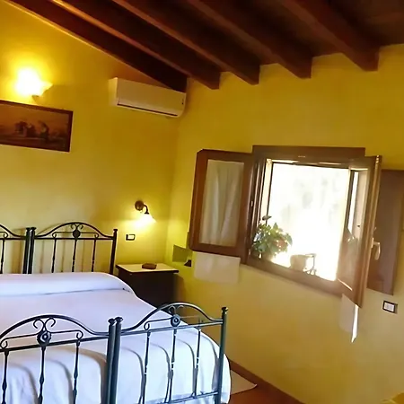 Sa Stella E Monti Country house *